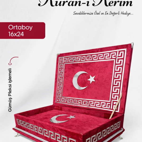 Ayaklı Plaket Kadife Kaplı Kur’an-ı Kerim H-200 (Türk Bayrağı)